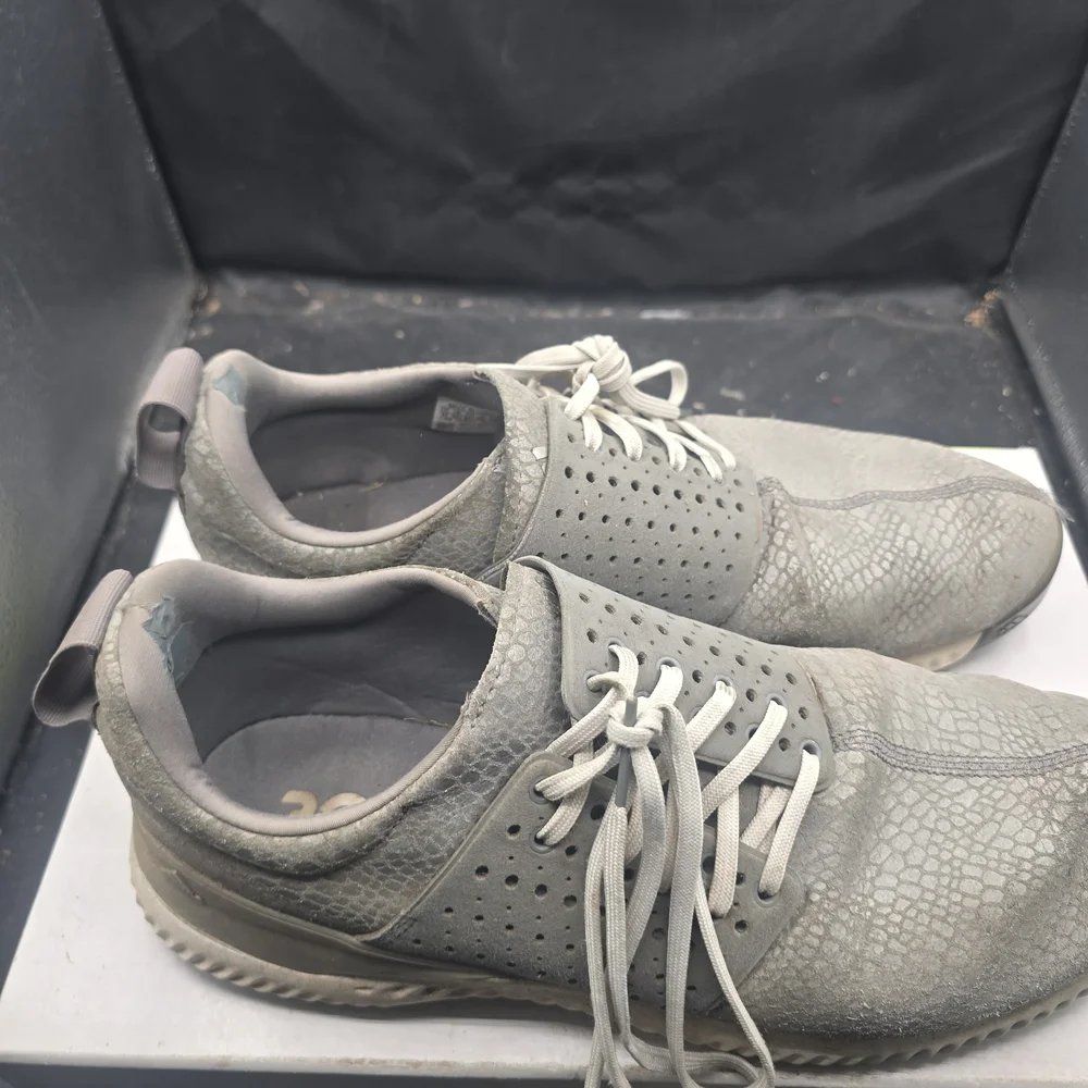 adidas Textured‎ Gray Sneakers